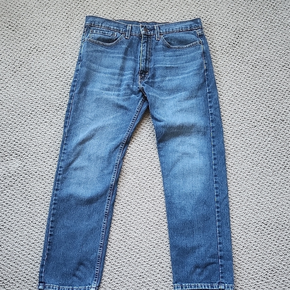 Lev'is Men's Boot Cut Denim Jean Size 34X30. 5 Pocket Classic Wash.